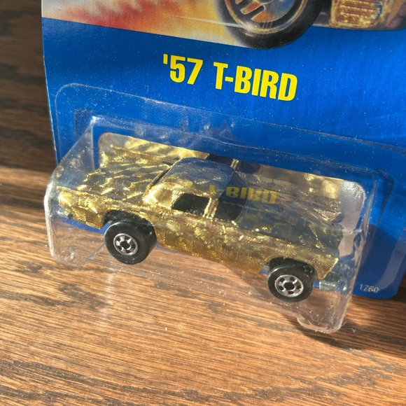 🎈2/$30 - Hot Wheels 1760 ‘57 T-Bird - Gleam Team Gold Stylized Chrome - Picture 2 of 4